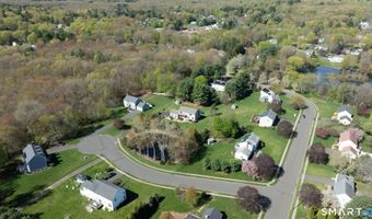 5 Pondside Pl, Cheshire, CT 06410