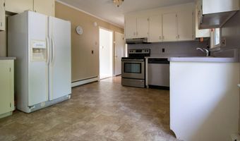 8 Sunnydale Ln, Parsonsfield, ME 04047