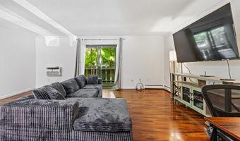 7 Sutton Pl 7, Bloomfield, CT 06002