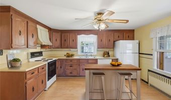 15 Valley View Dr, Cumberland, RI 02864