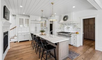 1 Cobtail Way, Bedford, NH 03110