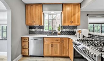 96 Amherstdale Rd, Amherst, NY 14226