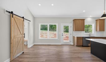 9041 Stonewall Rd, Appomattox, VA 24522