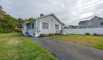 366 Maple Ave, Old Saybrook, CT 06475