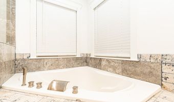 1804 River Pointe Dr, Albany, GA 31701