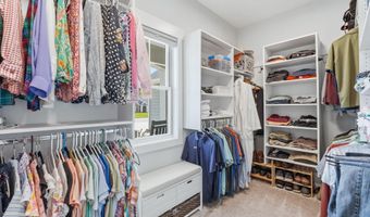 1816 Golfview Dr, Auburn, IN 46706