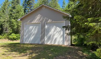 927 Bear Claw Rd, Clark Fork, ID 83811