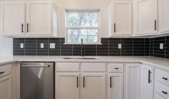 585 Eagles Nest Ct, Avon, IN 46123