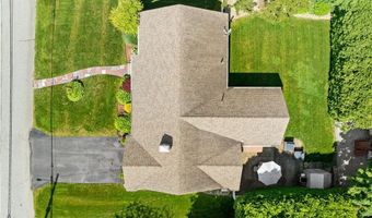 70 Baldwin Orchard Dr, Cranston, RI 02920