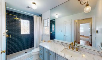 42 Wedgewood Dr, Danbury, CT 06811