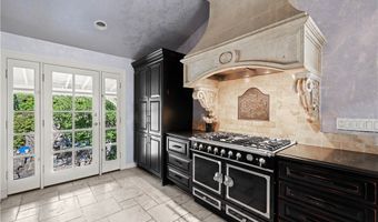 5920 Colodny Dr, Agoura Hills, CA 91301