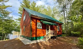 8 Breezy Knoll Ln, Baileyville, ME 04694