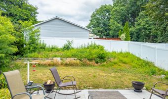 15 W Meadow Dr, Albany, NY 12203