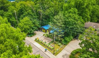 619 Portage Lakes Dr, Akron, OH 44319
