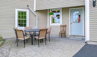 71 Brook Rd, Falmouth, ME 04105