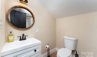 15 Eaglebear Dr, Asheville, NC 28806