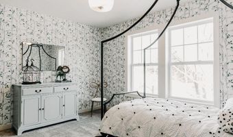 7946 Snow View Dr SE, Alto, MI 49302