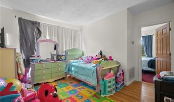 129 Simmonsville Ave, Johnston, RI 02919