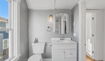 200 Narragansett Ave, East Providence, RI 02915