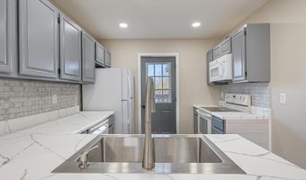 102 N CAROLINE Pl 201, Dover, DE 19904