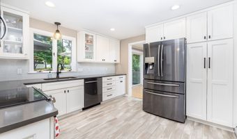 56 Juniper Dr, Avon, CT 06001