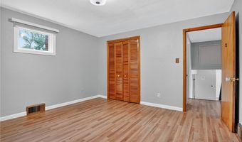 5849 Wilson Dr, Bethel Park, PA 15102