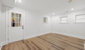 15 SEATON Pl NE 1, Washington, DC 20002