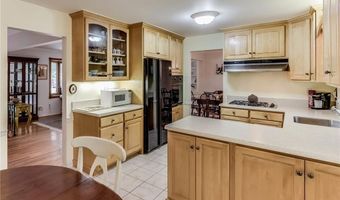 6 Potter Ln, Airmont, NY 10901