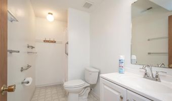 918 King St, Baldwin City, KS 66006
