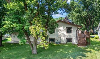 135 Knollwood St W, Annandale, MN 55302