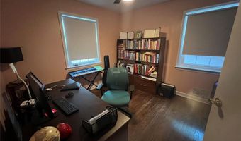 84 N Vivyen St, Bergenfield, NJ 07621