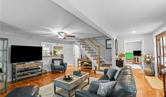 111 Peeptoad Rd, Scituate, RI 02857