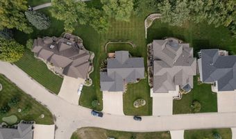 932 Emerald Pines Dr, Arnolds Park, IA 51331