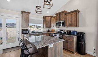 980 Alpine Dr, Chubbuck, ID 83202