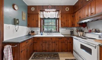 2307 Howertown Rd, Allen, PA 18067