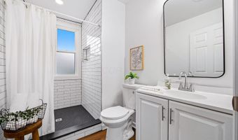 121 Walnut St, Ashville, OH 43103