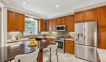 8942 BARROWGATE Ct, Potomac, MD 20854