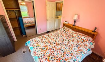284 Cross Rd, Bradford, VT 05033