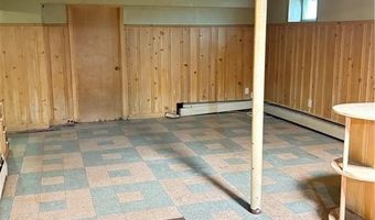 25 Pensaukee Ave, North Providence, RI 02911