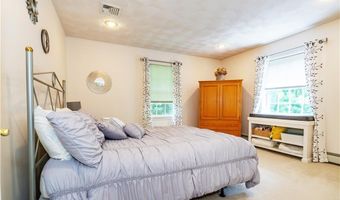 38 Mark Dr, Lincoln, RI 02865