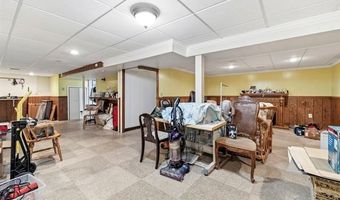 15274 Regina Ave, Allen Park, MI 48101