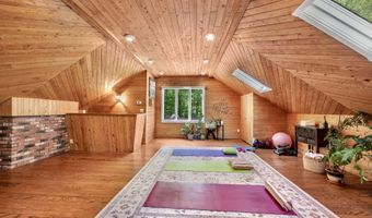 26 Buckboard Ln, Avon, CT 06001
