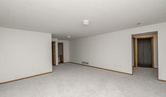 809 NE 5th St, Ankeny, IA 50021