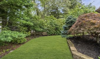 99 Holly Ln, Bayville, NJ 08721