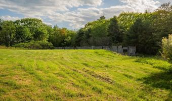 30 Hidden Meadows Dr, Arundel, ME 04046