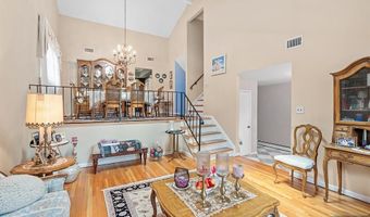 2 Violet Ct, Bergenfield, NJ 07621