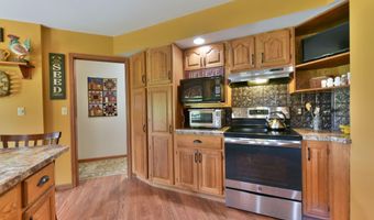 625 McKay Rd, Amsterdam, NY 12010