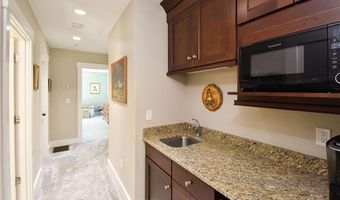 165 Lenihan Ln, East Greenwich, RI 02818