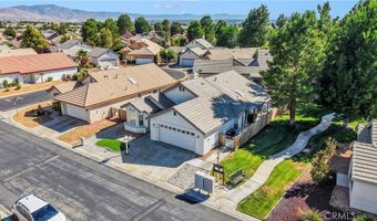 11246 Pleasant Hills Dr, Apple Valley, CA 92308