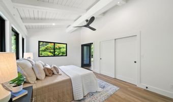 965 Hog Back Rd, Haiku, HI 96708